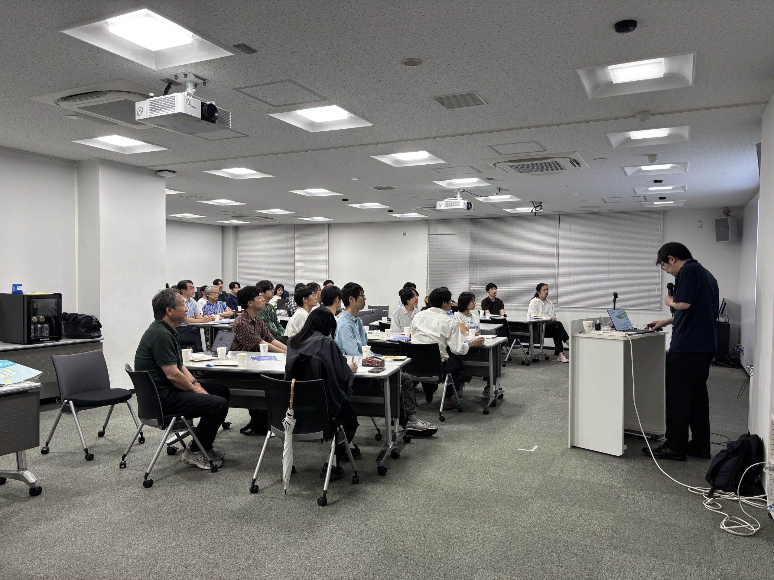 フォトニクス未来サロンの様子：宮下哲先生の講演1